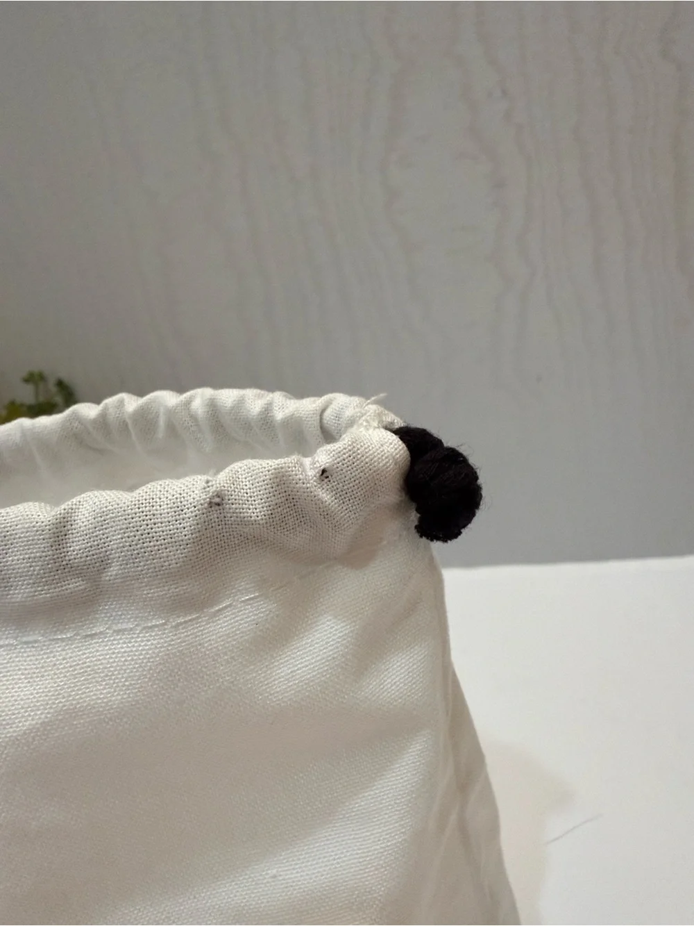 Authentic CHANEL Beauty White Cotton Drawstring Pouch Cosmetic Gift Dust Bag
